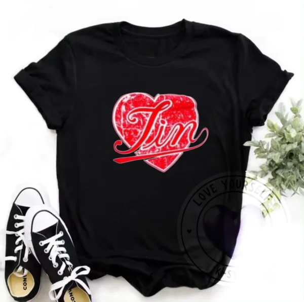 POLERA NEGRA JIN CORAZON JIN